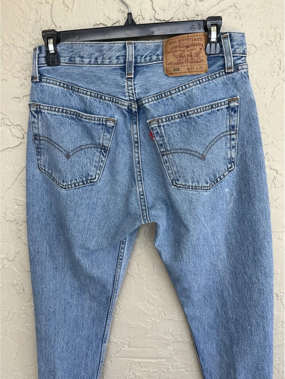 Levis excellent actual